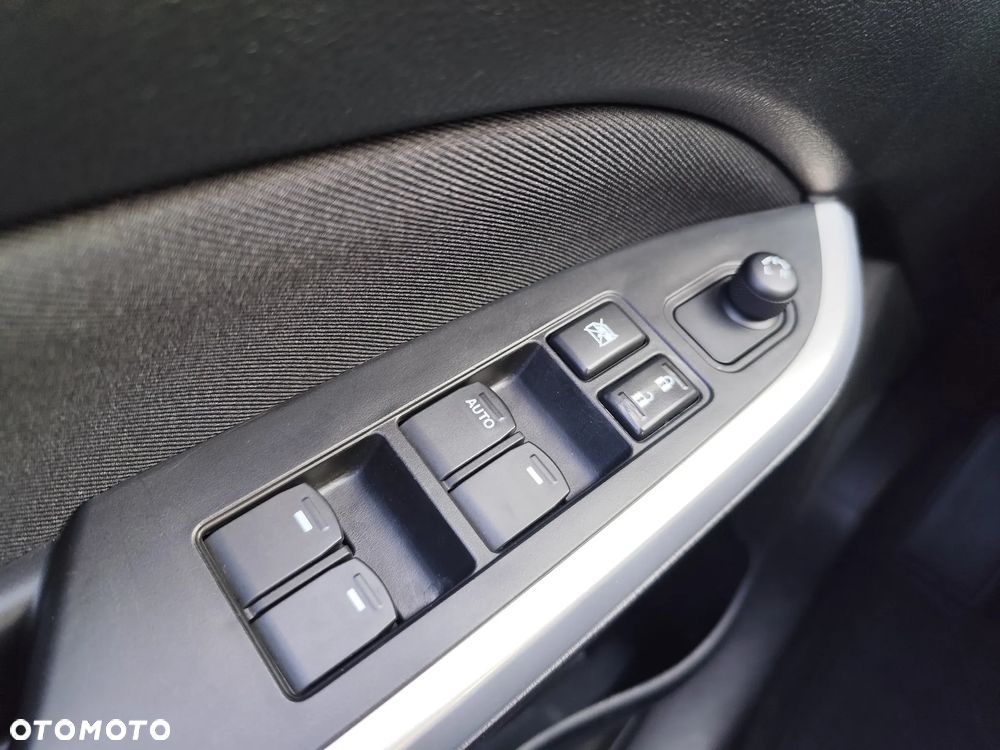 Suzuki Vitara 1.6 Premium 2WD - 17