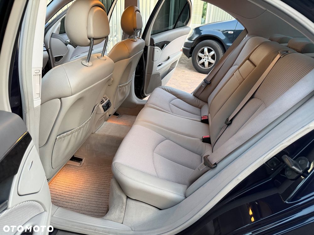 Mercedes-Benz Klasa E 240 Avantgarde - 17