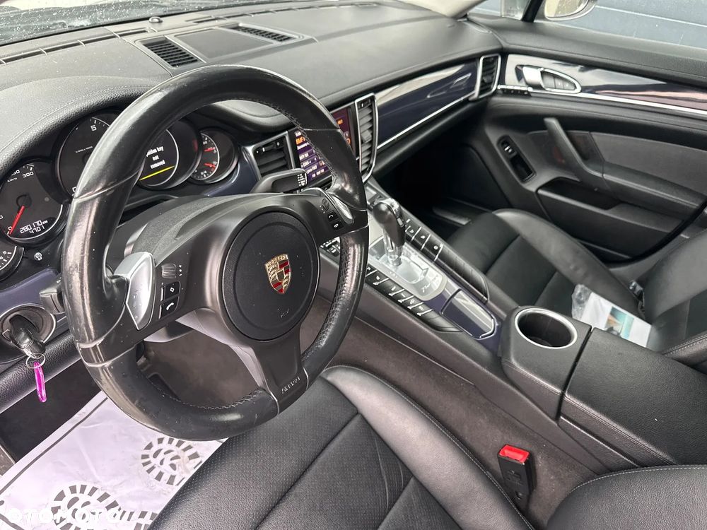Porsche Panamera - 17