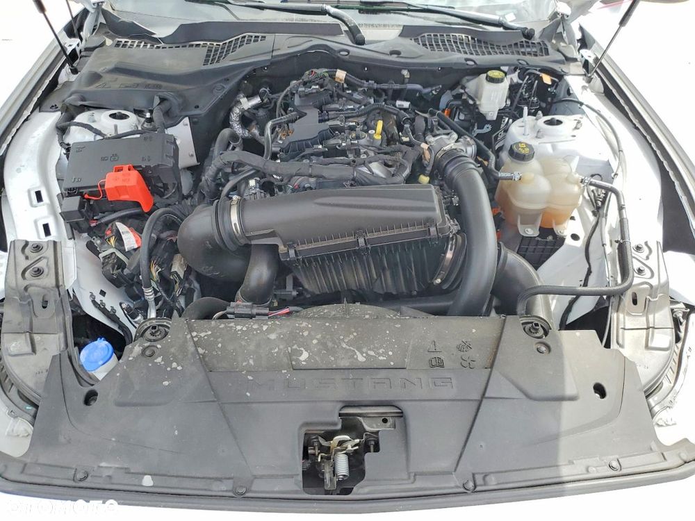 Ford Mustang - 12