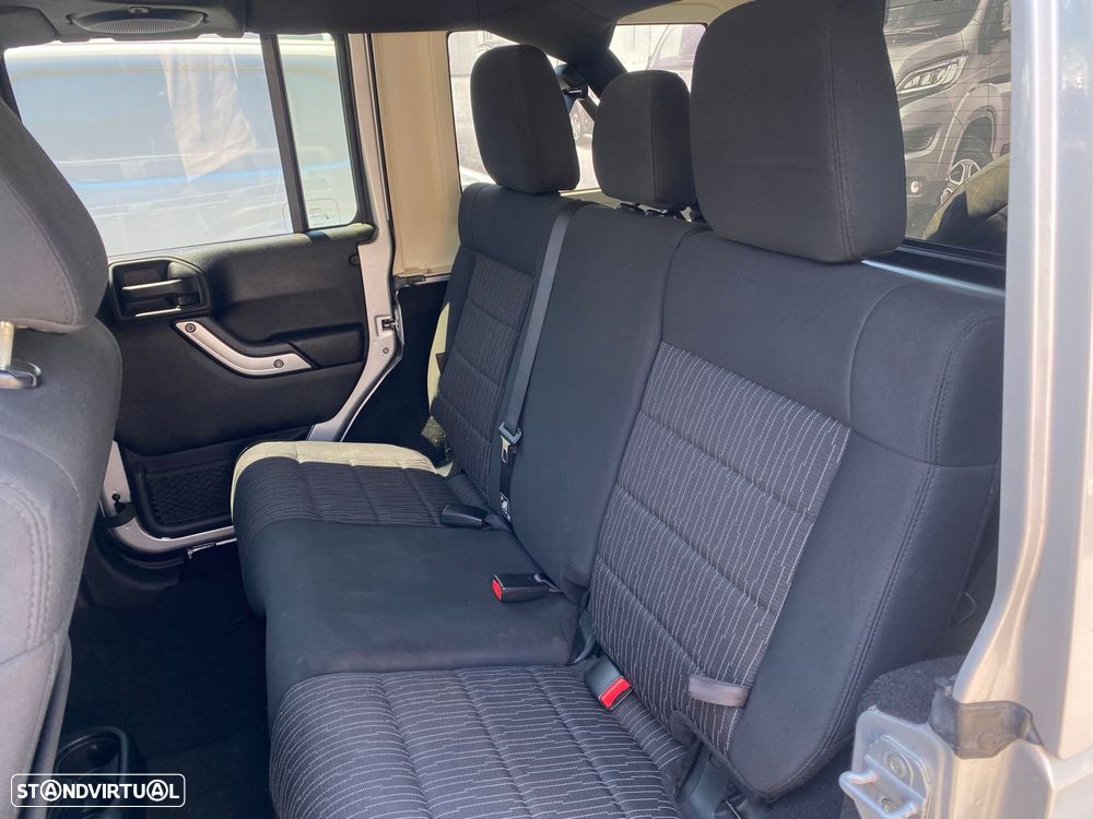 Jeep Wrangler - 13
