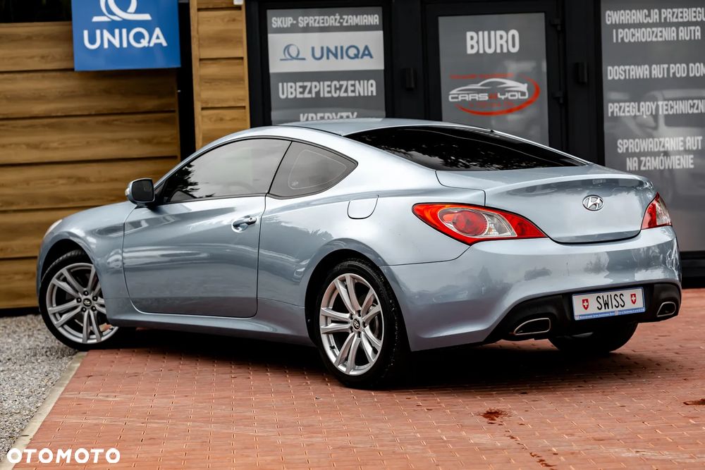 Hyundai Genesis Coupe 2.0 T - 8