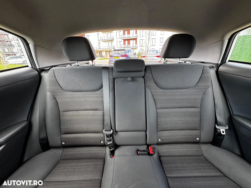 Hyundai IONIQ 1.6 GDI Premium - 10