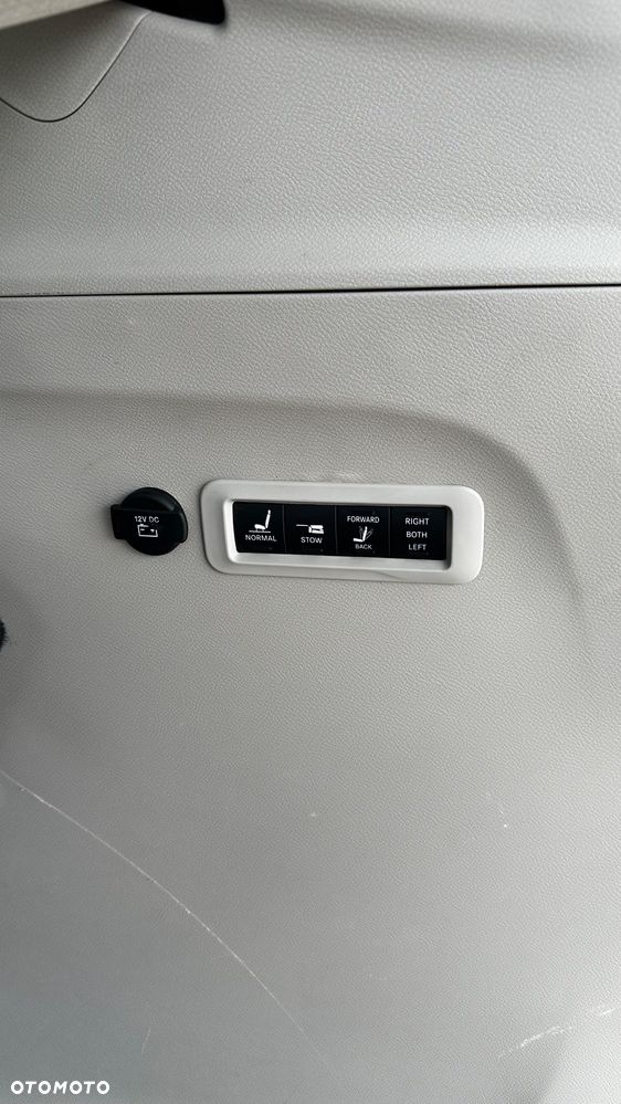 Chrysler Pacifica - 19