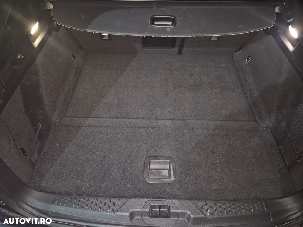 Ford Focus 1.0 EcoBoost Hybrid ST-LINE X - 31