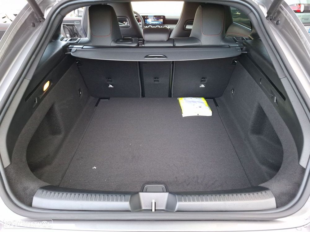 Mercedes-Benz CLA 180 d Shooting Brake AMG Line Aut. - 28