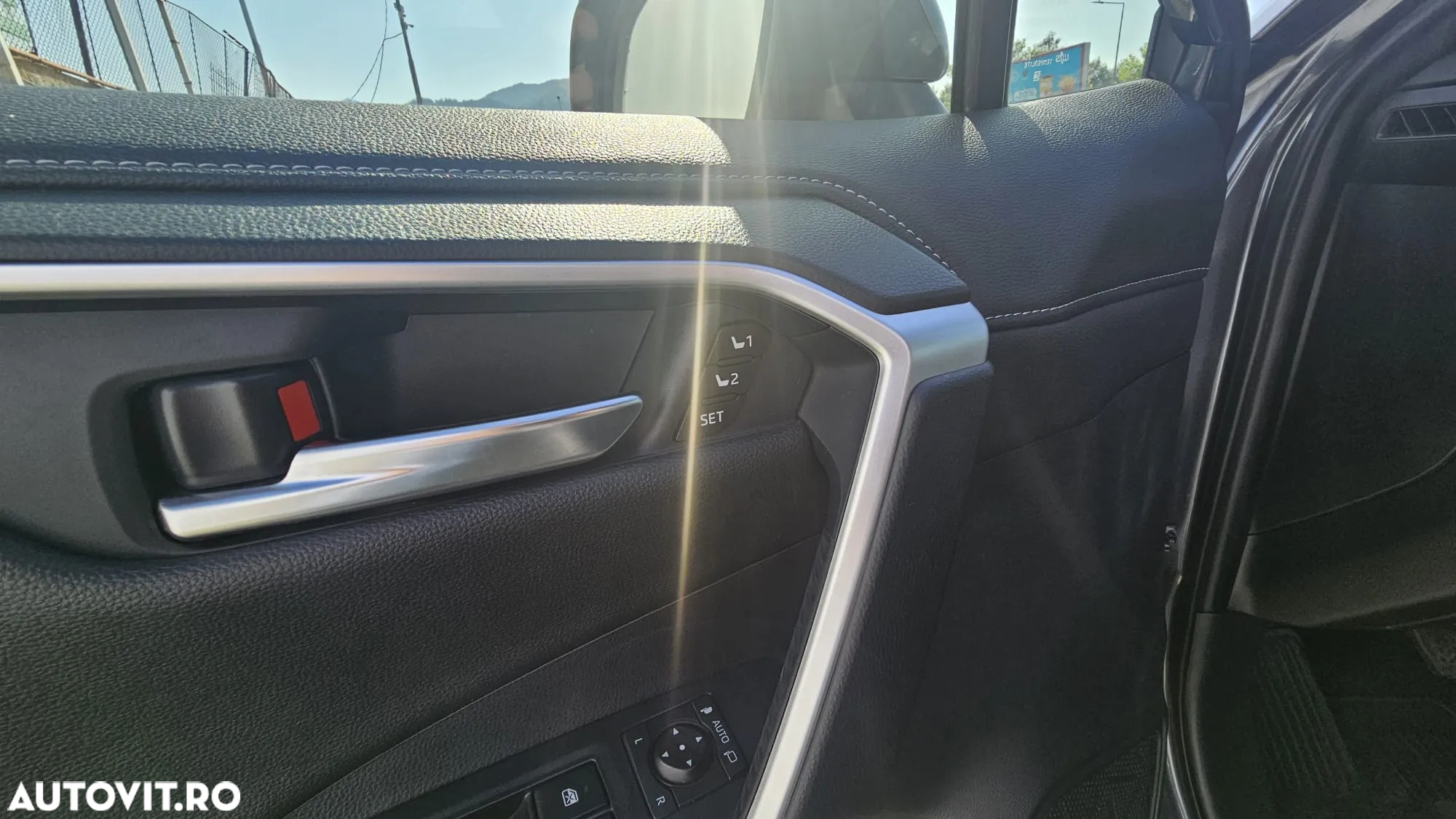 Toyota RAV4 2.5 Hybrid VVT-iE 4x4 Luxury - 11