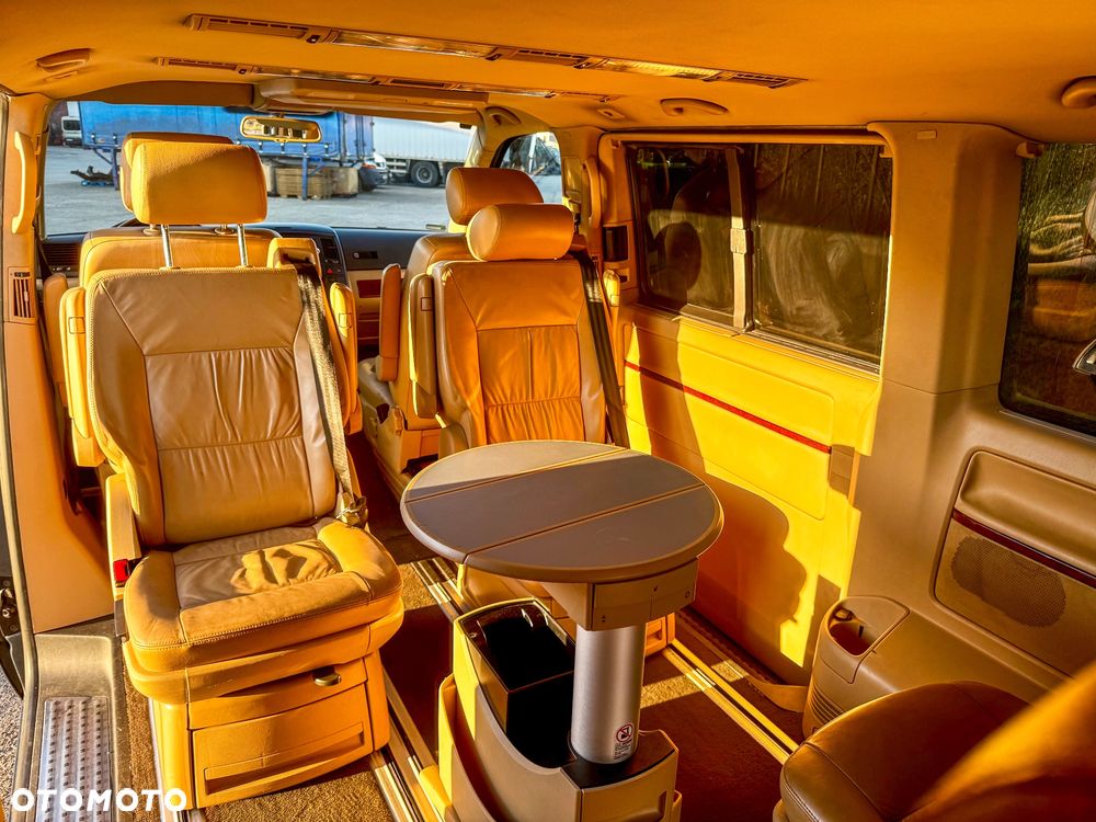 Volkswagen Multivan - 5