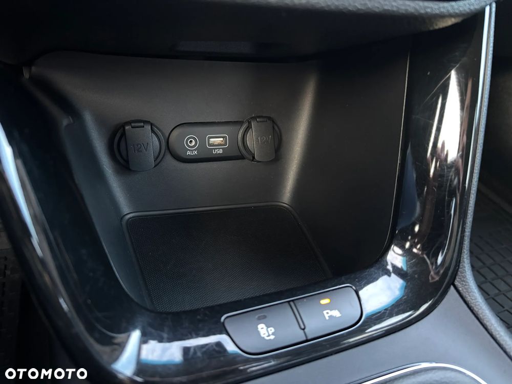 Kia Ceed 1.6 CRDi 136 ISG Dream Team Edition - 32