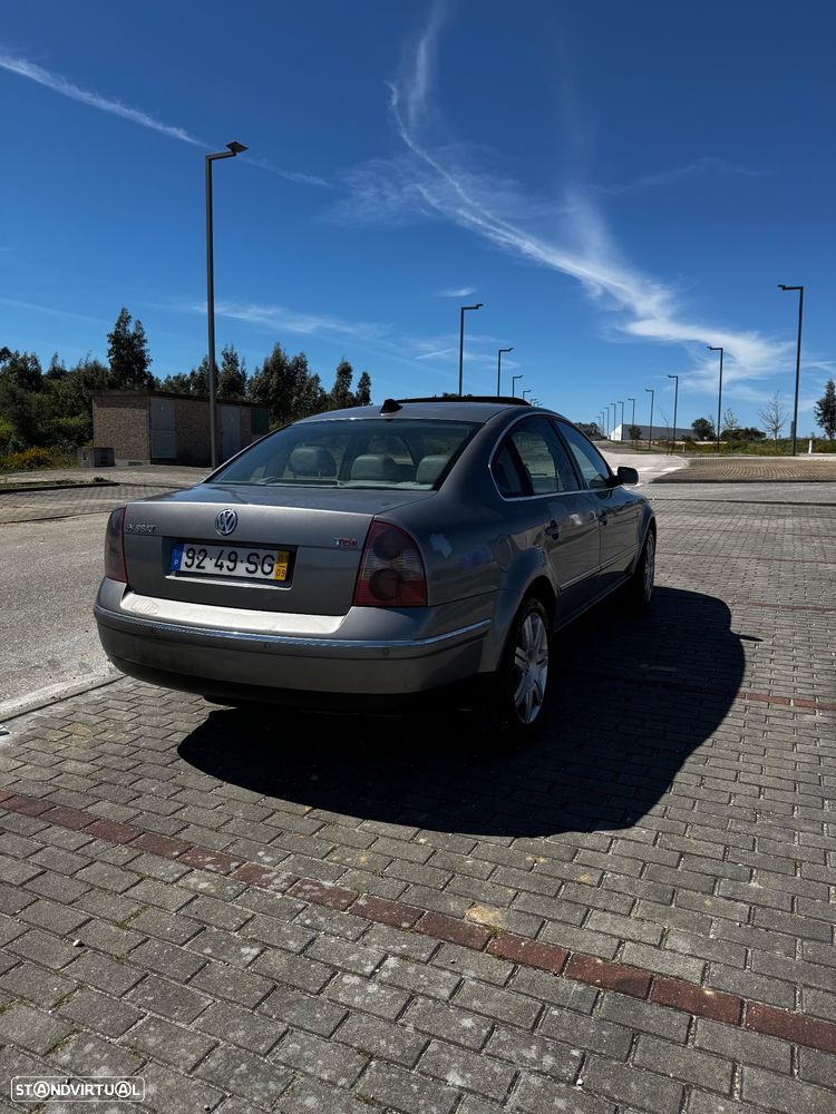VW Passat 1.9 TDi Highline — photo 4