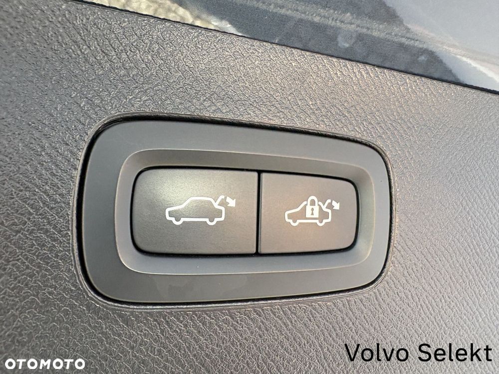 Volvo XC 90 - 25
