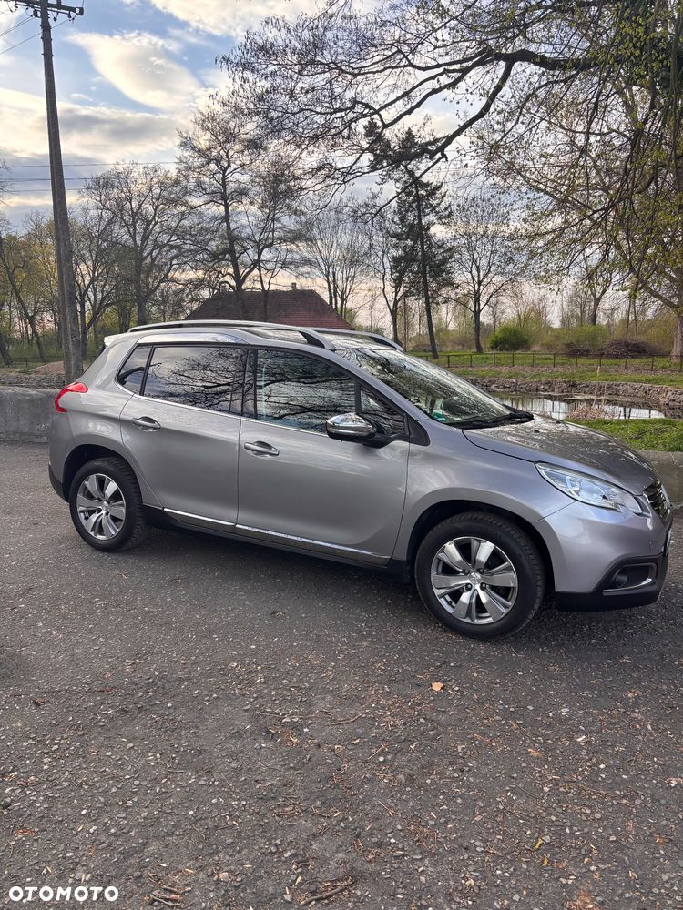Peugeot 2008 1.2 VTi Allure - 4