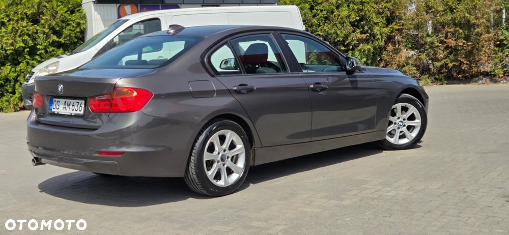 BMW Seria 3 316d EU6 - 17