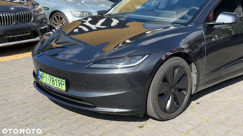 Tesla Model 3 - 10