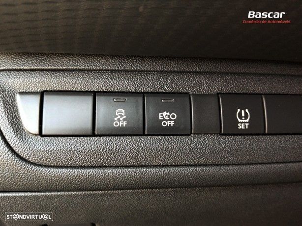 Peugeot 2008 1.6 e-HDi Allure - 34