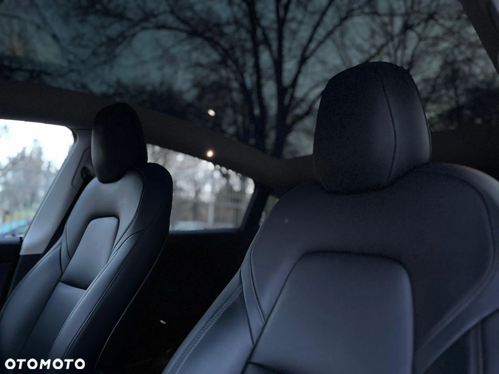 Tesla Y Long Range Dual Motor AWD - 17