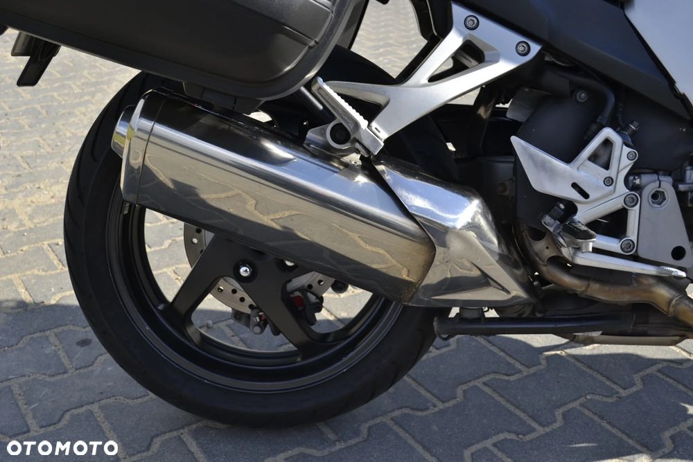 Honda VFR - 27
