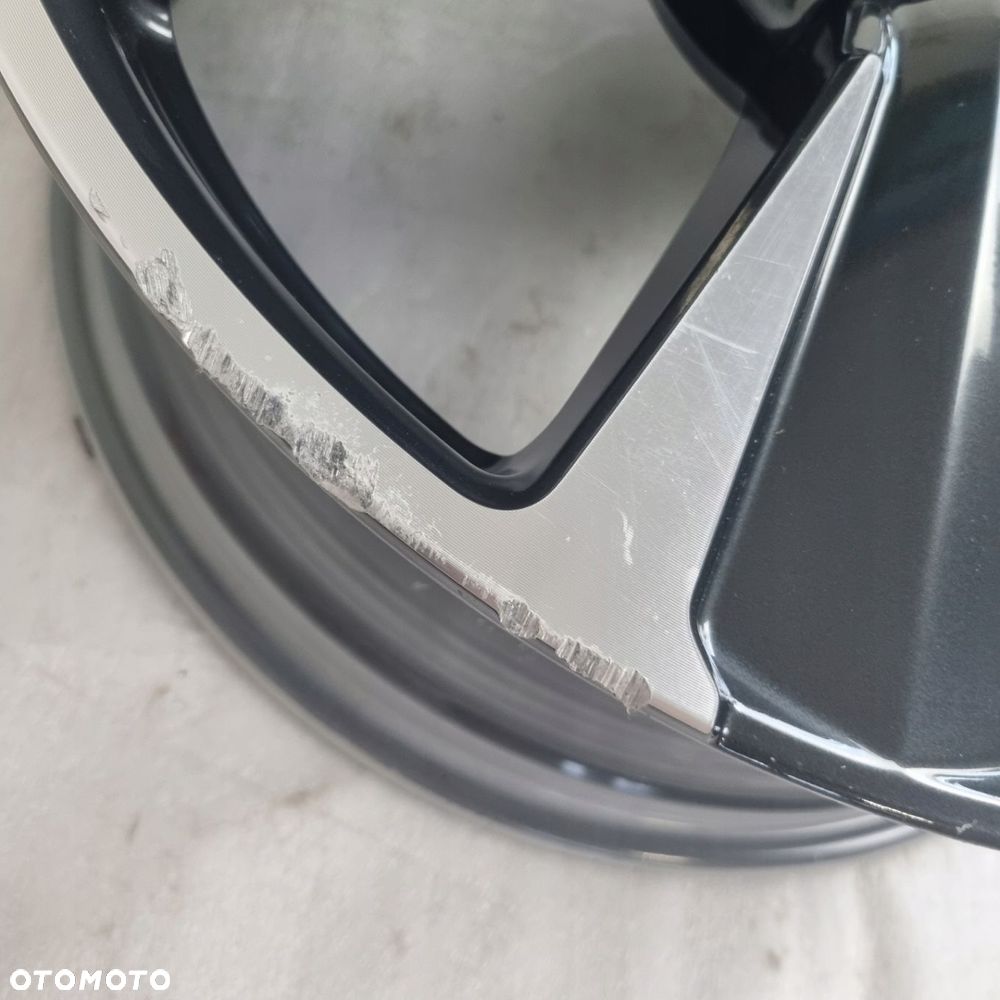 FELGA LEXUS UX ET45 5X114,3 7X18 18 60,1 - 5