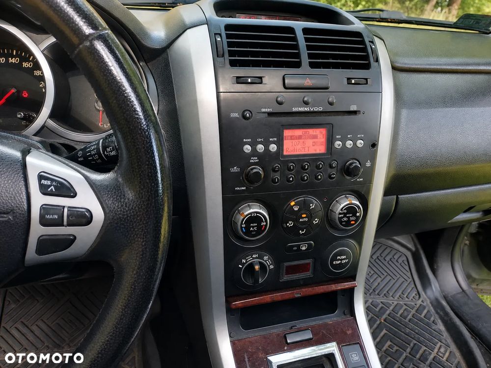 Suzuki Grand Vitara 1.9 DDiS - 12