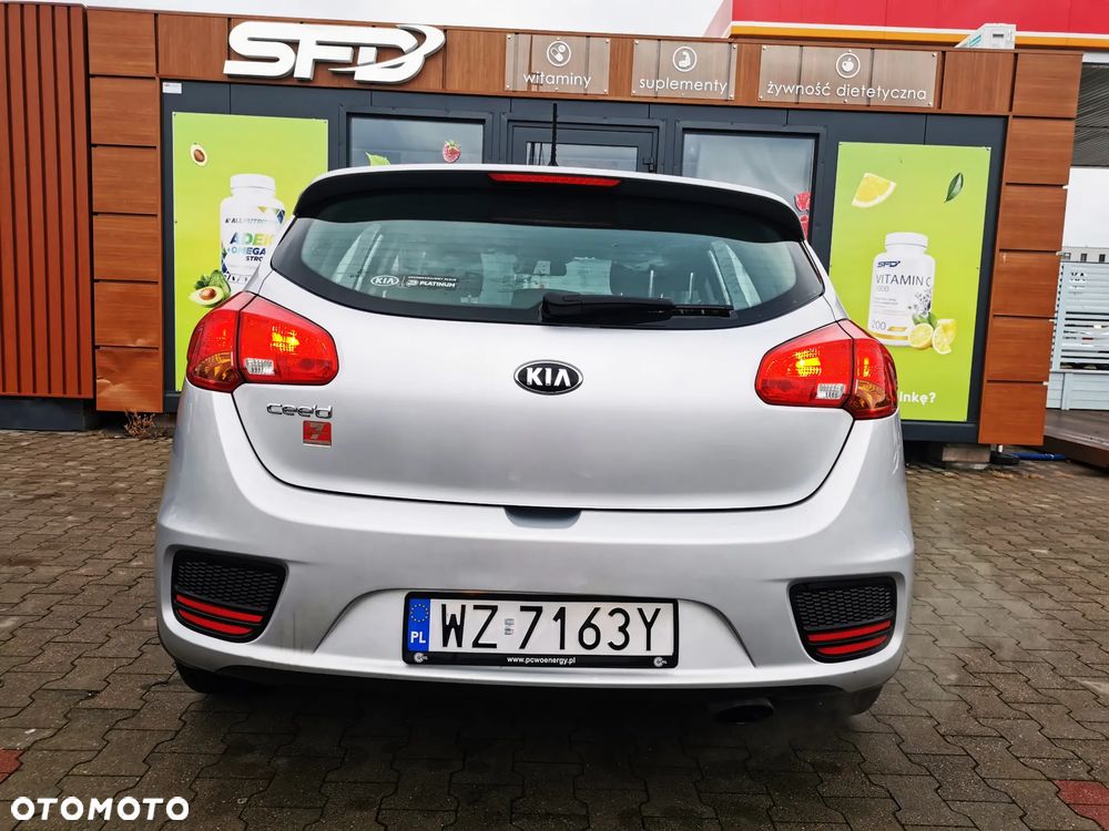 Kia Ceed - 9