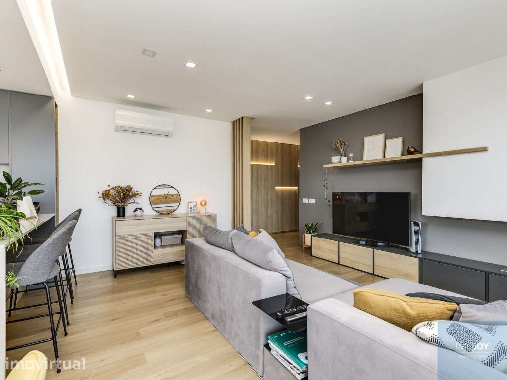 Apartamento T2 para Arrendamento em Santo António dos Cavaleiros - Grande imagem: 5/35