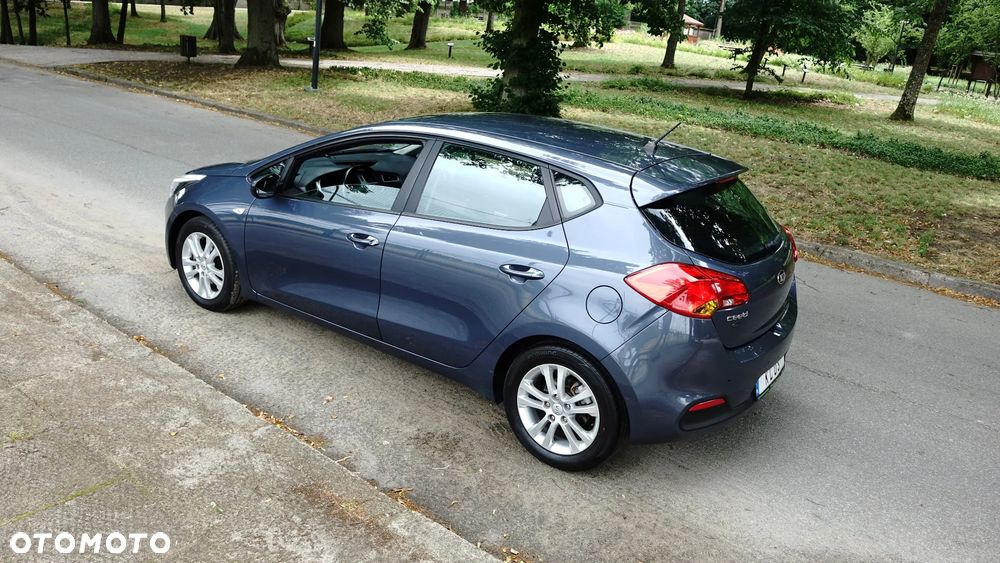 Kia Ceed 1.4 CVVT Dream Team Edition - 30