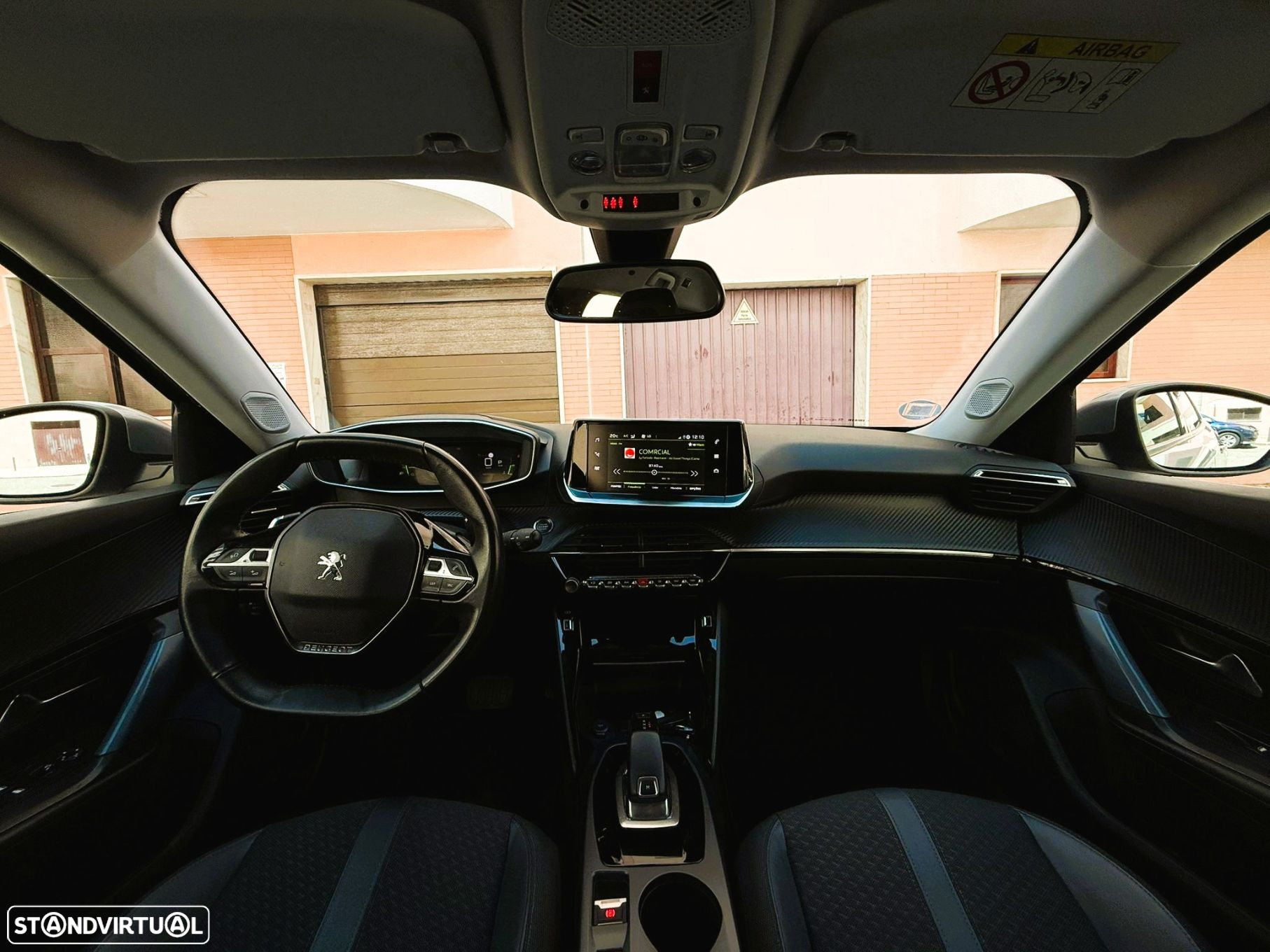 Peugeot 2008 1.2 PureTech Allure EAT8 - 20