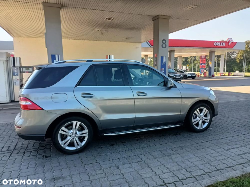 Mercedes-Benz ML 350 BlueTec 4-Matic - 8