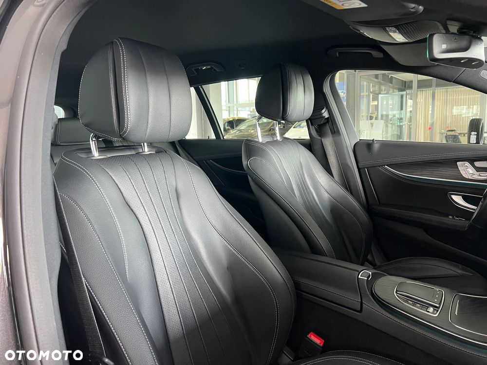 Mercedes-Benz Klasa E 200 Exclusive - 40