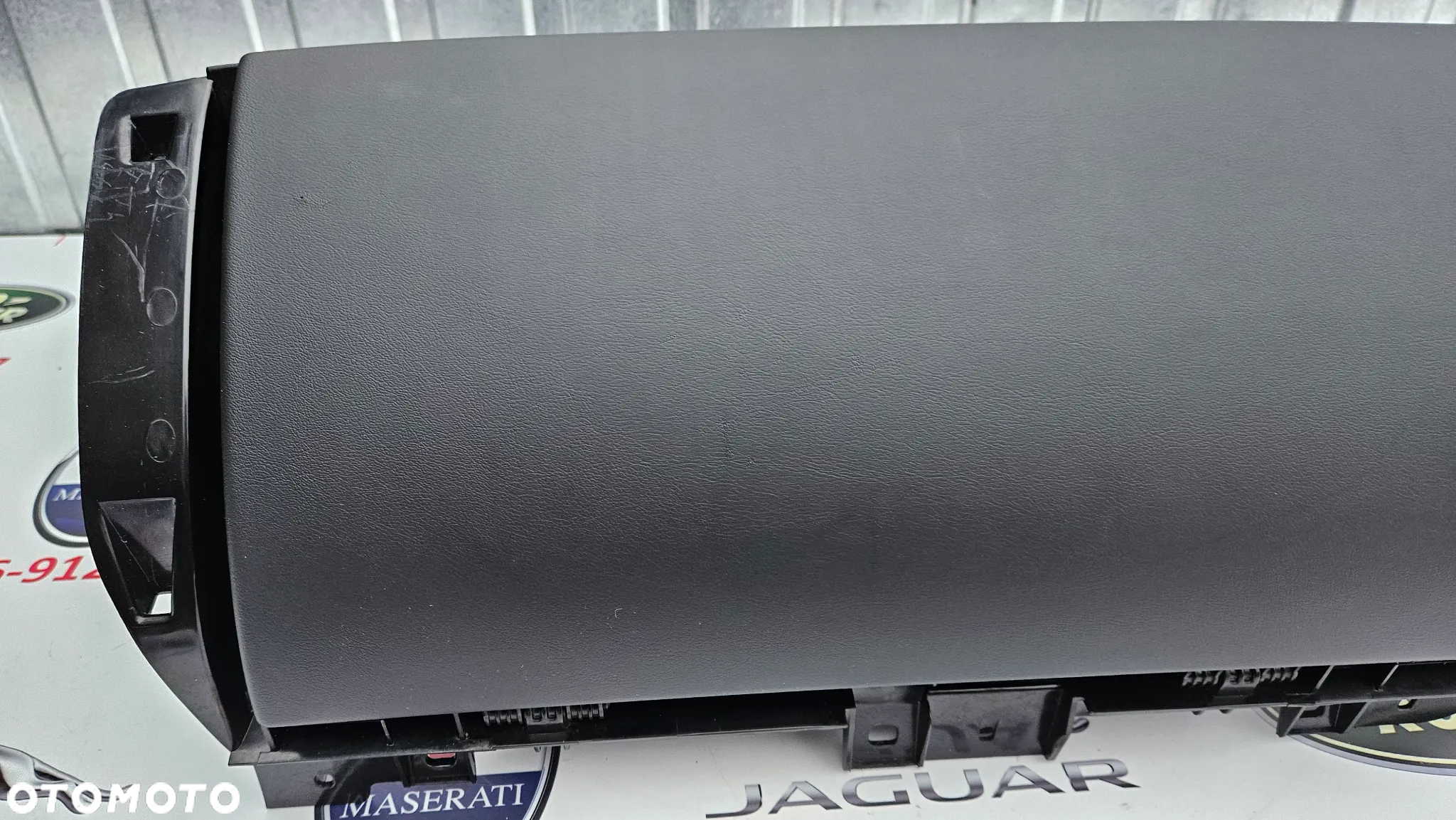 Jaguar XJ 351 LIFT 2015-2019 Schowek pasażera Kolor czarny - 4