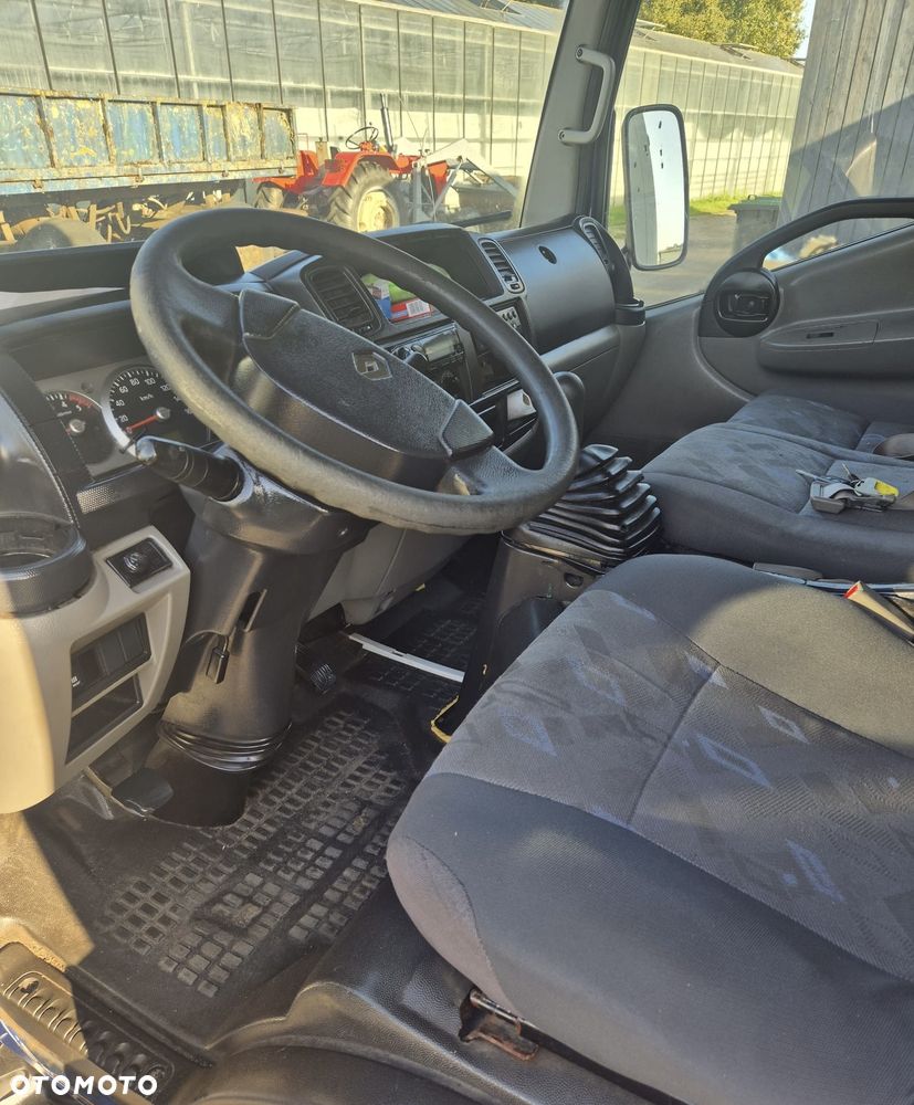 Renault Maxity - 6
