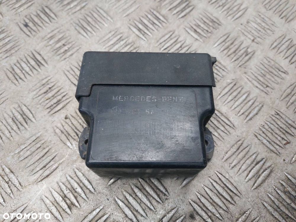 PRZEKAŹNIK ŚWIEC ŻAROWYCH MERCEDES-BENZ T1 KACZKA 2.4 D  0015459732 - 1