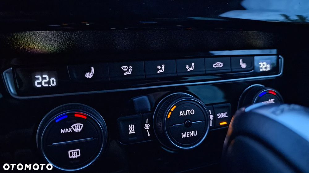 Volkswagen Passat Variant 2.0 TDI SCR 4Motion DSG (BMT) Highline - 13