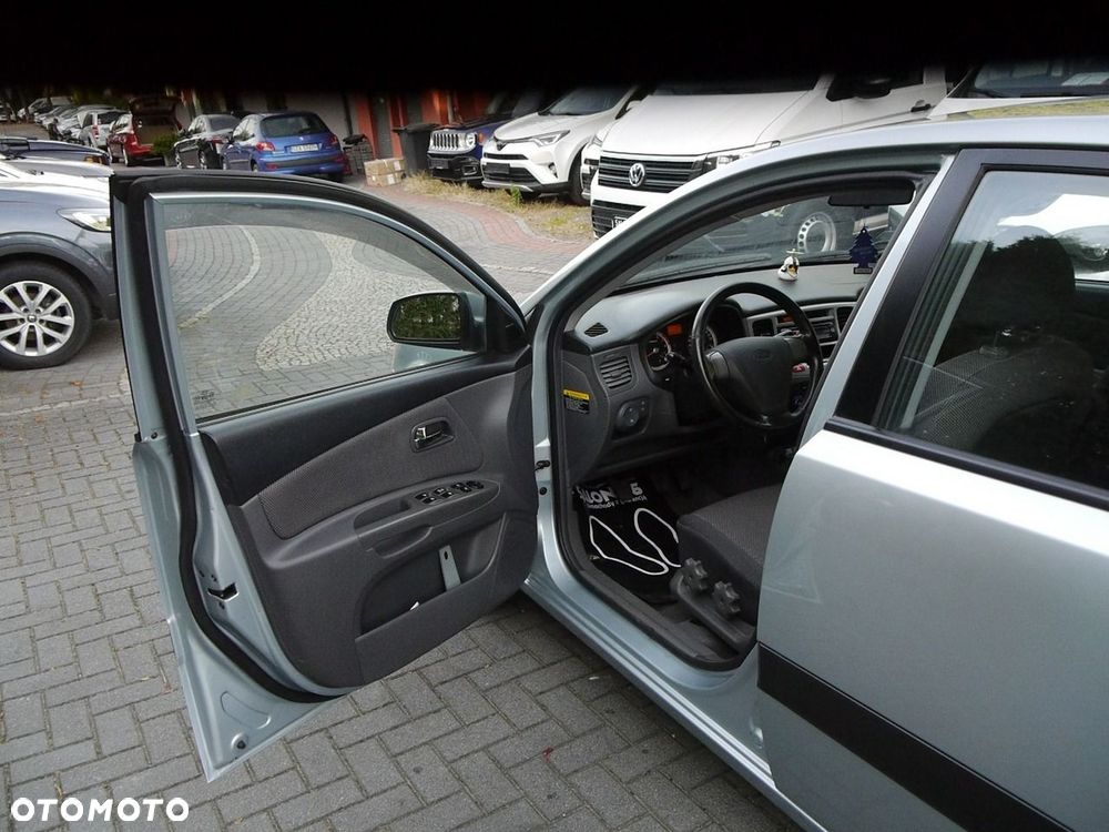 Kia Rio 1.6 EX - 29