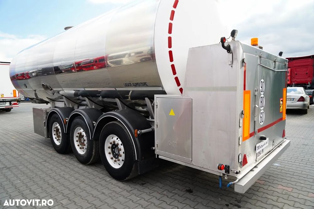 Magyar / REZERVOR ALIMENTE / 30.000 L / AXĂ RIDICATĂ / AXĂ DE DIRECȚIE / - 11