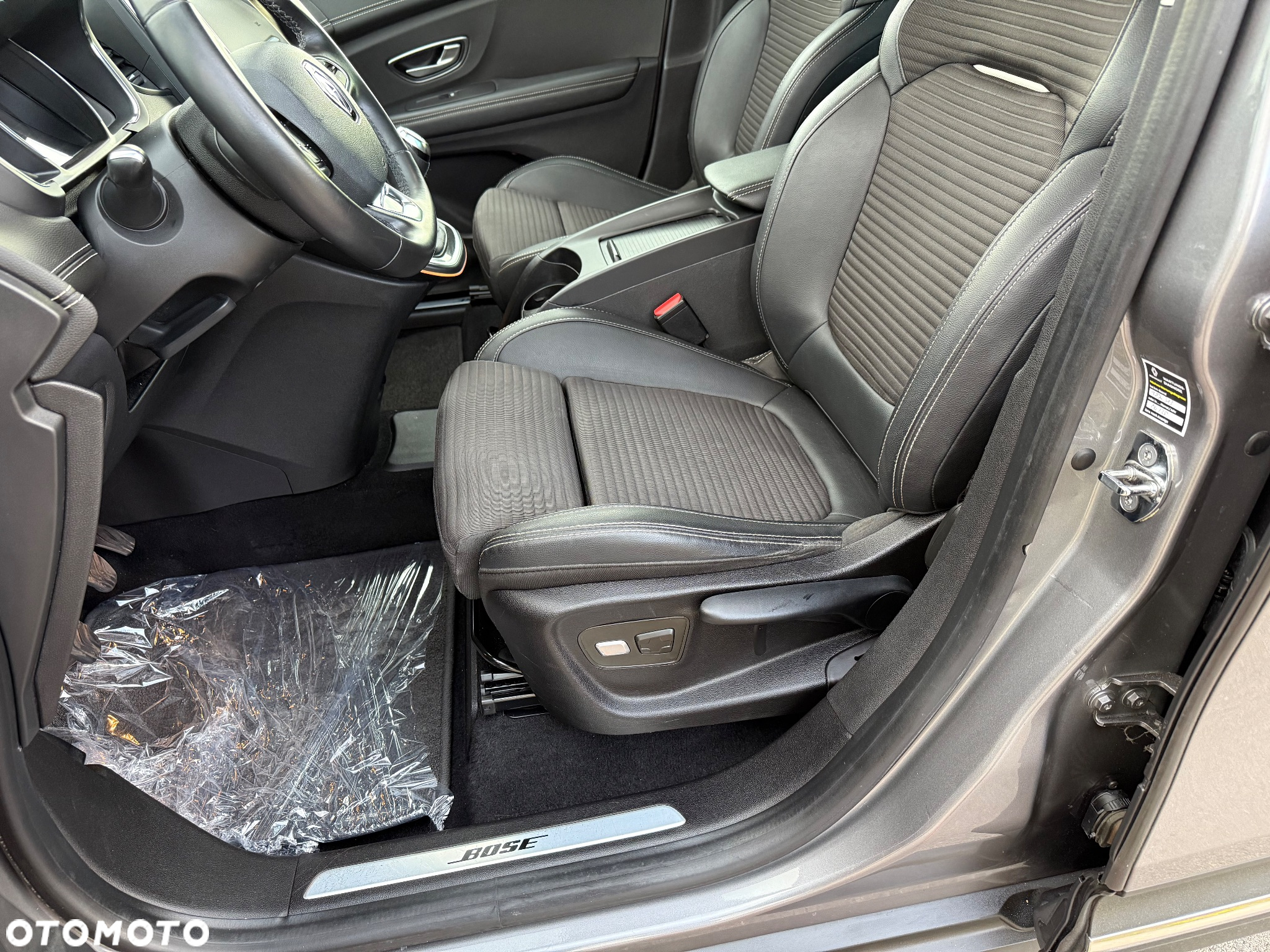 Renault Scenic ENERGY TCe 130 S&S Bose Edition - 21