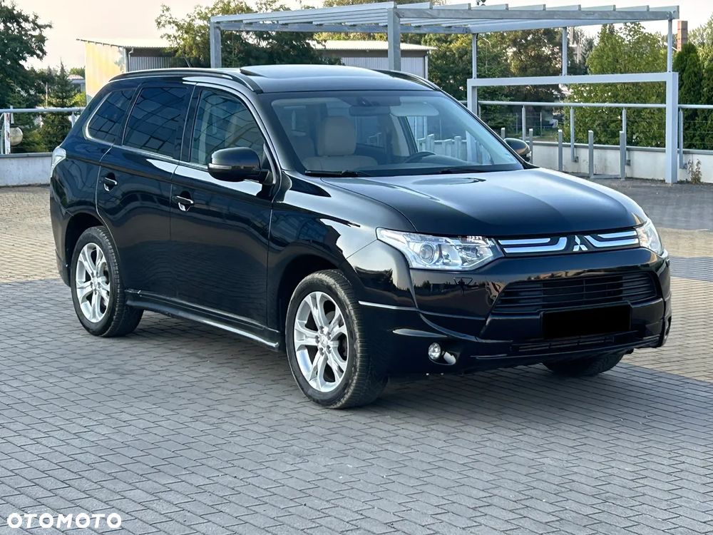 Mitsubishi Outlander 2.2 DI-D 4WD Automatik Instyle - 2