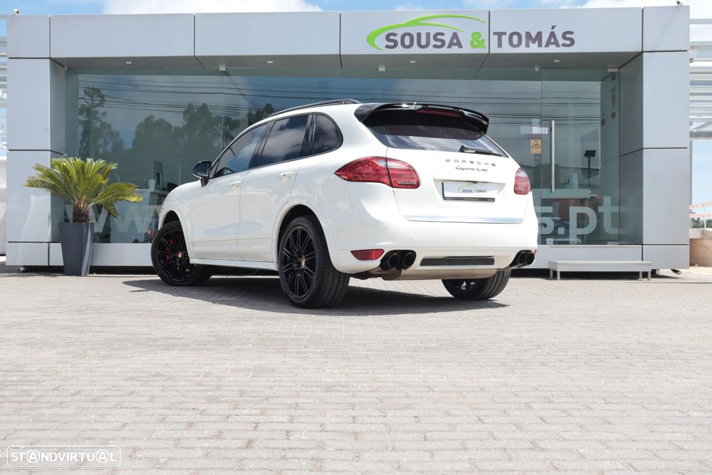 Porsche Cayenne Turbo - 3