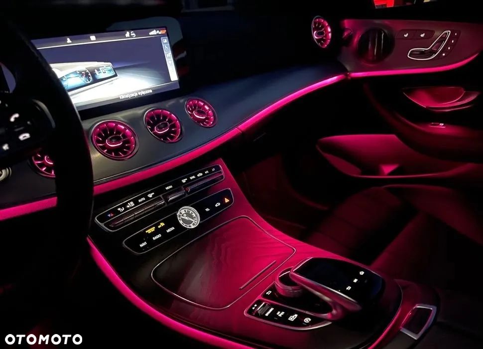 Mercedes-Benz Klasa E 300 Coupe 9G-TRONIC - 23