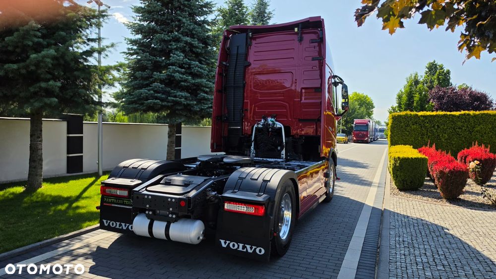 Volvo ///FH///500///2023/// GLOBETROTTER///XXL///HYDRAULIKA/// KLIMATYZACJA POSTOJOWA///ALUMINIOWE FELGI///ZABUDOWY MIĘDZYOSIOWE///FULL LED///VIRTUAL COCPIT///TV///WAGA/// STAN BARDZO DOBRY - 14
