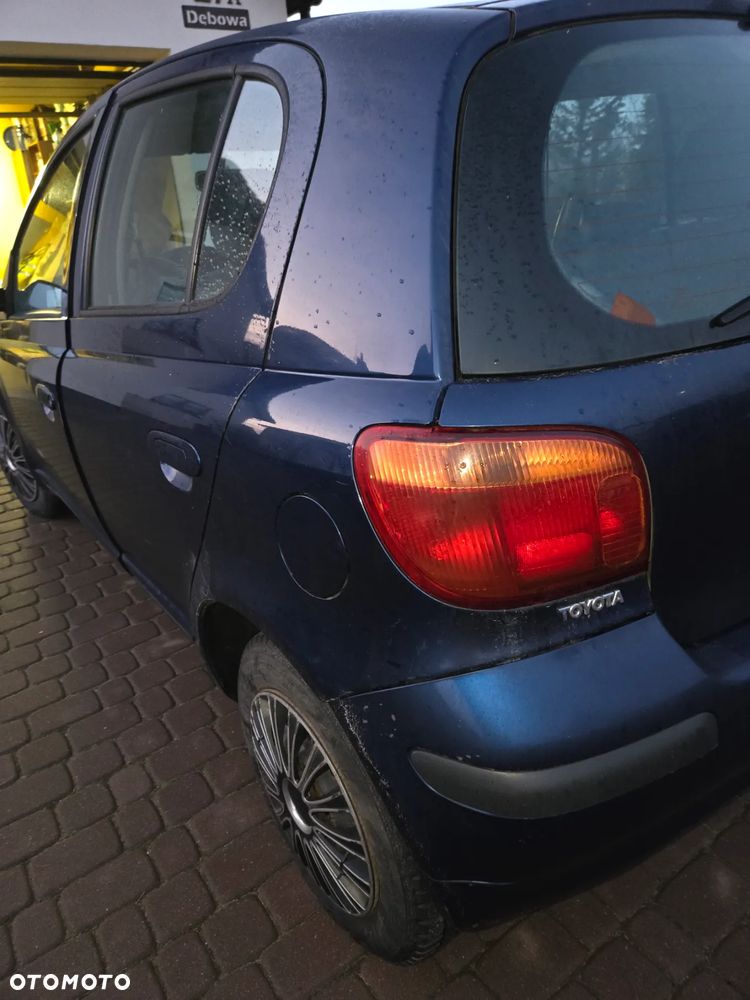 Toyota Yaris 1.0 Base - 3