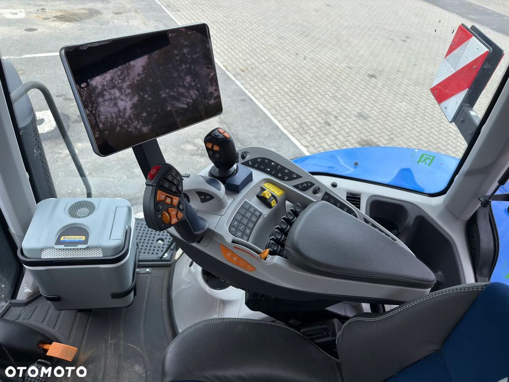 New Holland T8.435 - 9