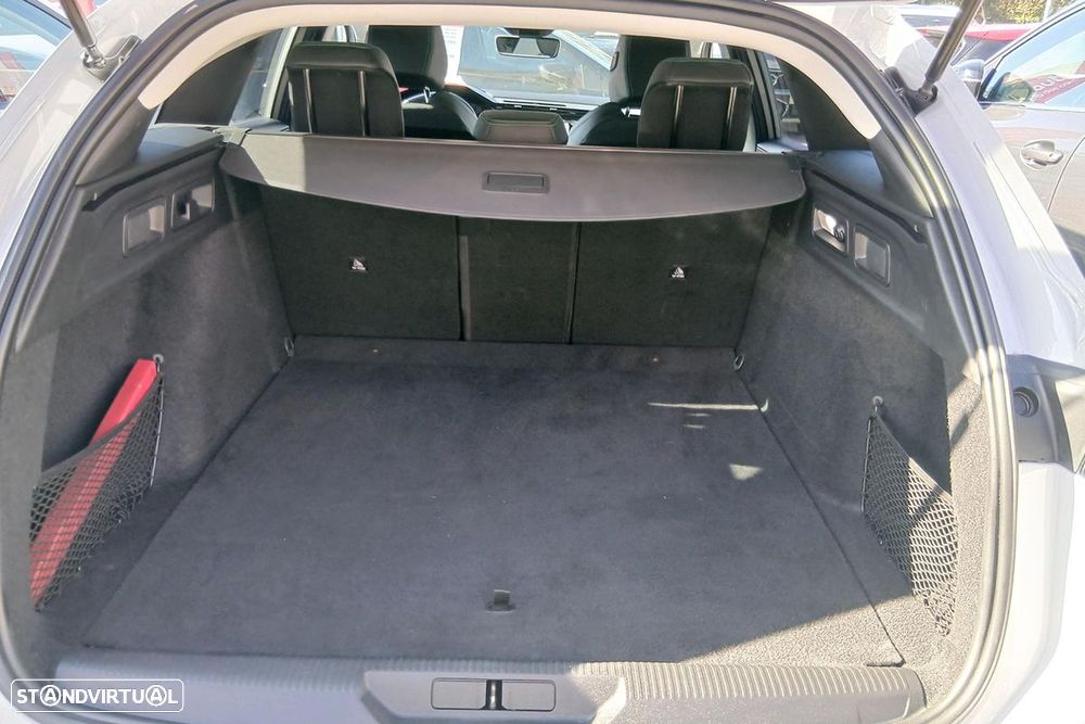 Peugeot 308 SW 1.6 Hybrid Allure e-EAT8 - 15