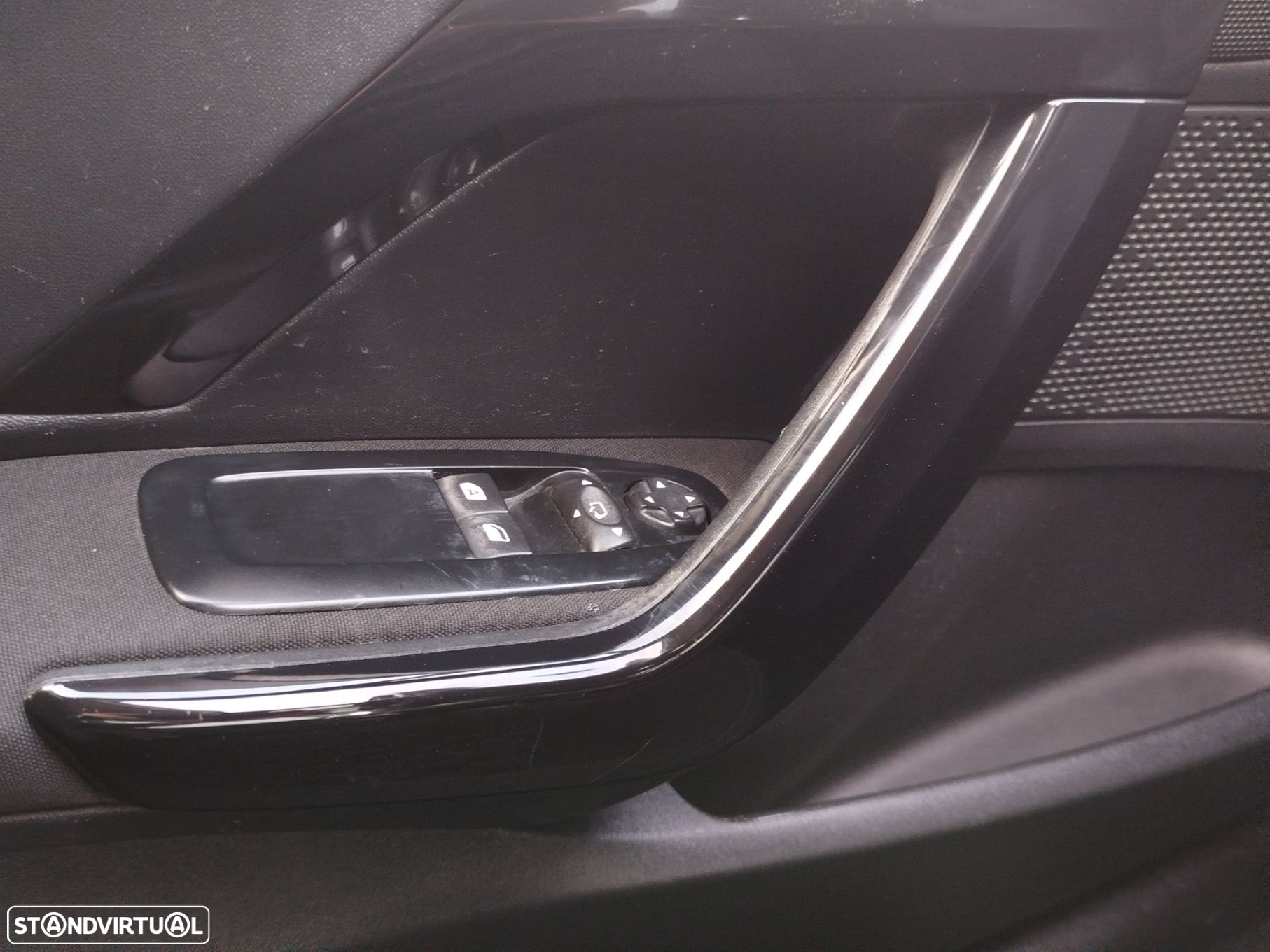 Peugeot 208 1.5 BlueHDi Signature - 28