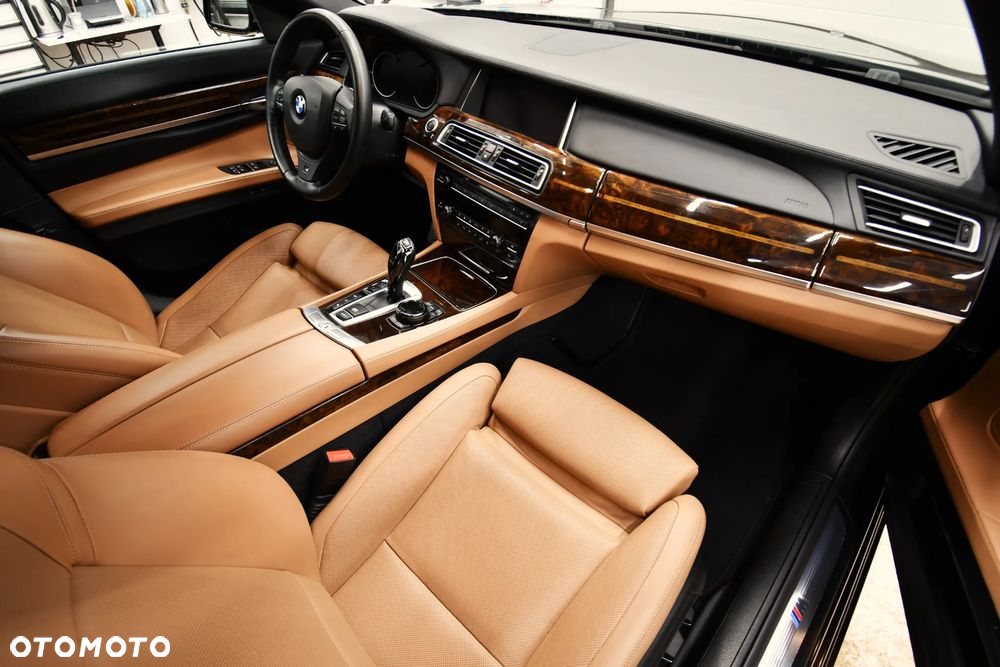 BMW Seria 7 750i xDrive Edition Exclusive - 22