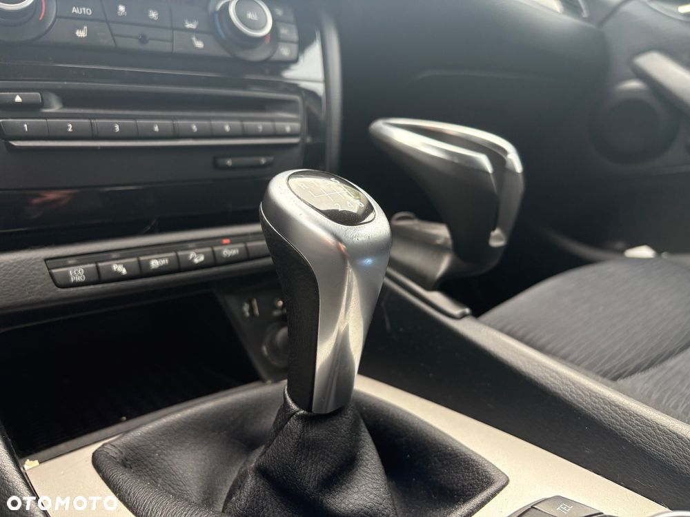 BMW X1 xDrive18d - 9