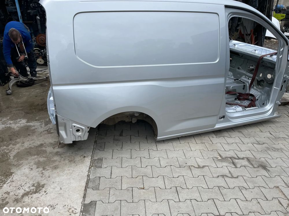 CADDY V 2K7 nowy model ćwiartka prawy tył błotnik - 1