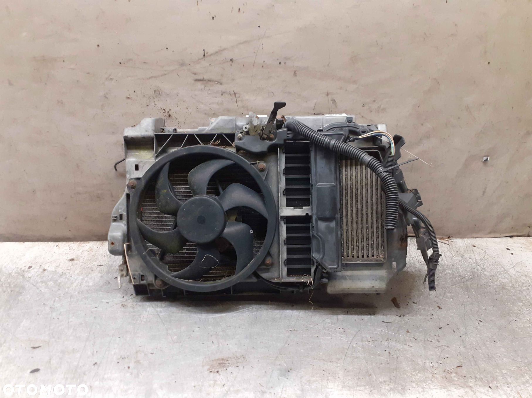 / Pas Przedni Peugeot 407 Citroen C5 2.0 Hdi Chłodnica Wody Wentylator Intercooler - 1