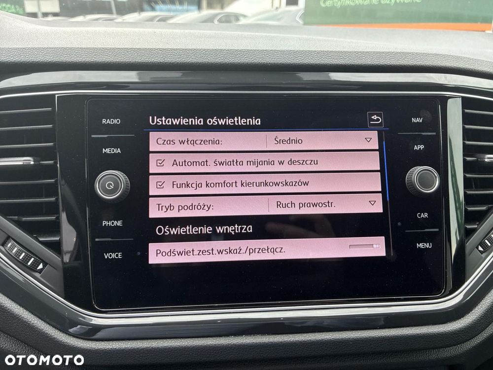 Volkswagen T-Roc - 30