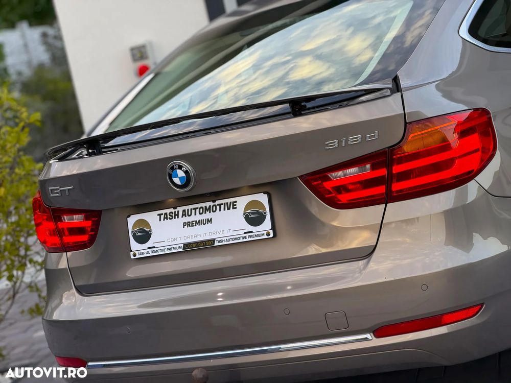 BMW Seria 3 318d Aut. Luxury Line - 14